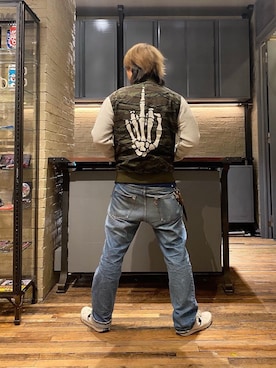 「90'sコーデ」｜「アイテム（その他アウター）」を使った、吉川修平さん（メンズ・175cm）の秋コーディネート