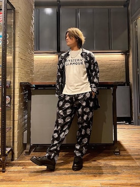 「70'sコーデ」｜「アイテム（ワンピース/ドレス）」を使った、吉川修平さん（メンズ・175cm）の秋コーディネート