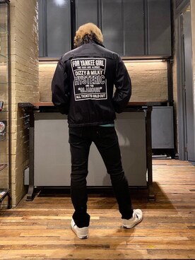 「70'sコーデ」｜「アイテム（ブルゾン）」を使った、吉川修平さん（メンズ・175cm）の秋コーディネート