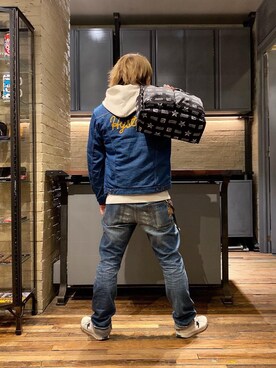 「70'sコーデ」｜「アイテム（デニムジャケット）」を使った、吉川修平さん（メンズ・175cm）の秋コーディネート