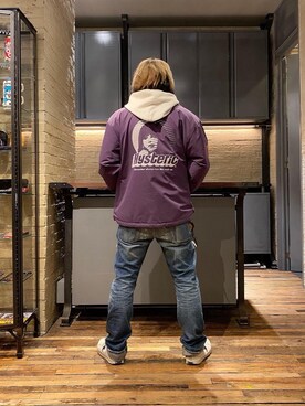 「90'sコーデ」｜「アイテム（ナイロンジャケット）」を使った、吉川修平さん（メンズ・175cm）の秋コーディネート
