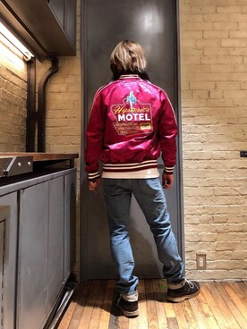 「90'sコーデ」｜「アイテム（ブルゾン）」を使った、吉川修平さん（メンズ・175cm）の春コーディネート