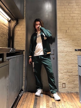 「70'sコーデ」｜「アイテム（ジャージ）」を使った、吉川修平さん（メンズ・175cm）の春コーディネート