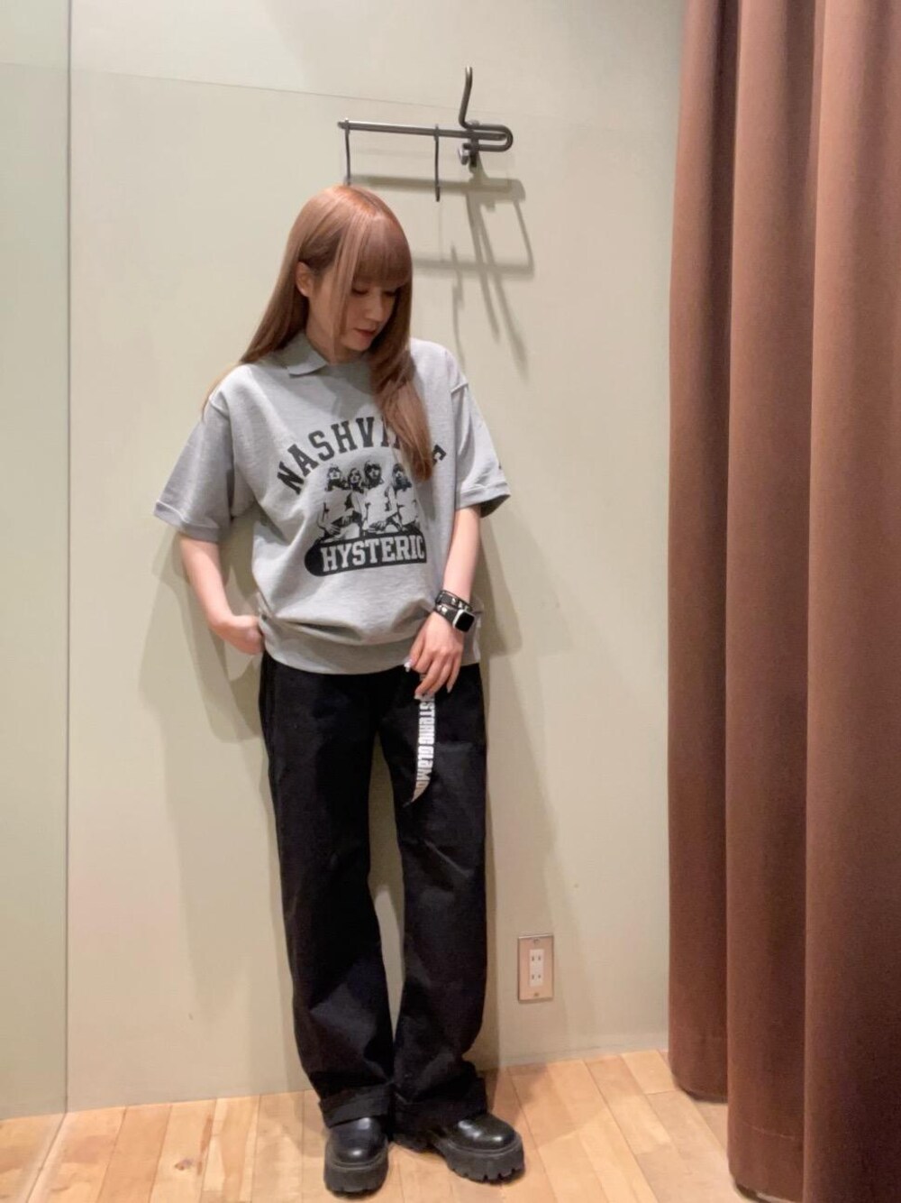 「スウェット、Tシャツ、ベルト、ヒステリックグラマー、HYSTERIC GLAMOUR」｜「HYSTERIC GLAMOURのロゴジャガード テープベルト（ベルト、ブラック系）」を使った、ヵさん（レディース・155cm）の春コーディネートの1枚目の写真