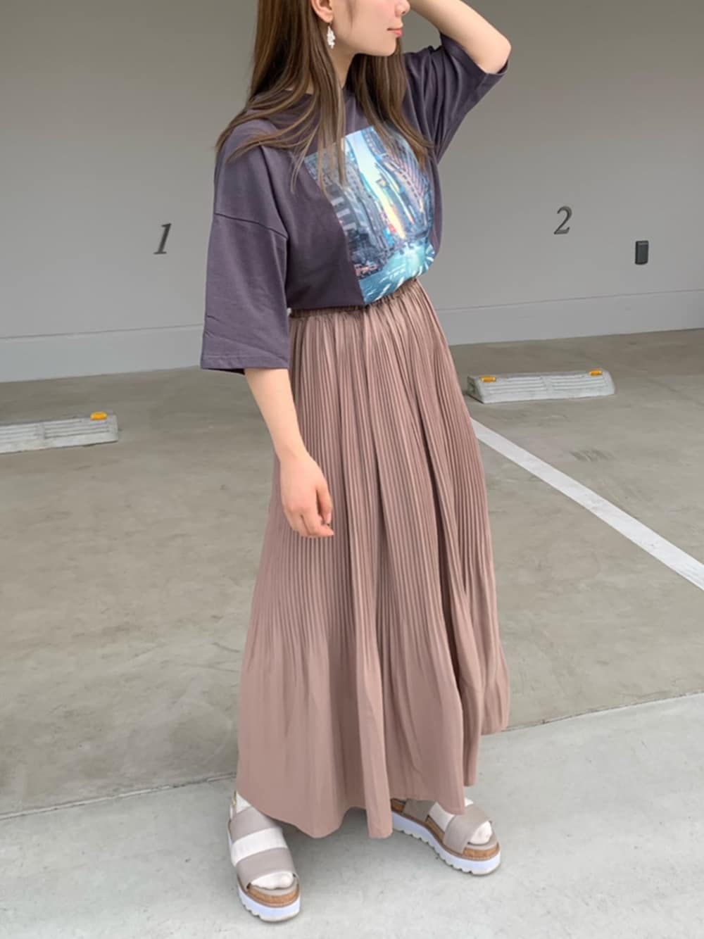 「夏、プチプラ、カジュアル、楽チンコーデ、おしゃれさんと繋がりたい、夏だ！Tシャツ着よう！、ビッグT、ビッグシルエット、厚底サンダル、ootd」｜「sangoの風景フォトTシャツ（Tシャツ/カットソー、グレー系）」を使った、ちゃきさん（レディース・158cm）の夏コーディネートの1枚目の写真