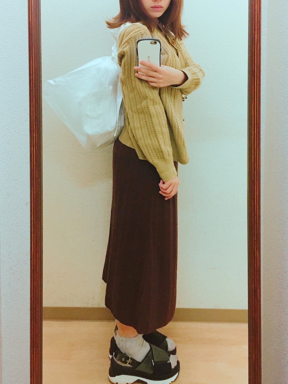 「フェリシモのアイテム（ワンピース、ブラウン系）」を使った、€さん（レディース・155cm）の秋コーディネートの1枚目の写真