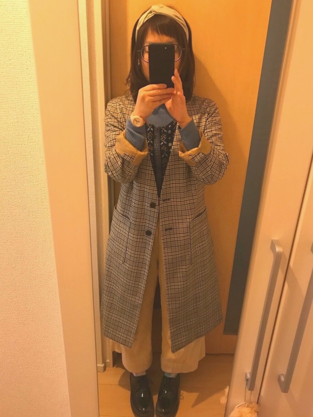 「バンダナ、グレンチェック、ワイドパンツ、ローリーズファーム(LOWRYS FARM)、ダブクロ、春コート、くつしたニスト、チビコーデ」｜「LOWRYS FARMのアイテム（ジャケット/アウター、ブラウン系）」を使った、くろさん（レディース・153cm）の春コーディネートの1枚目の写真