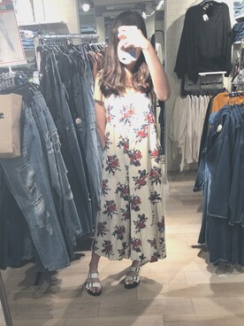 「アイテム（つなぎ/オールインワン、ベージュ系）」を使った、ティンガさん（レディース・166cm）の夏コーディネート
