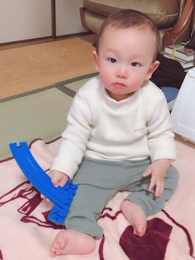 「Moujonjon（ムージョンジョン）のアイテム（ニット/セーター）」を使った、ritoさん（キッズ・80cm）の冬コーディネート