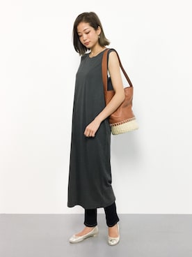 「AZUL by moussy（アズールバイマウジー）のFレザー×ザツザイ立体ポシェット（ショルダーバッグ）」を使った、mihiroさん（レディース・156cm）の夏コーディネート
