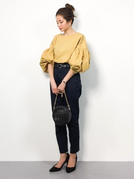 「袖ボリューム」｜「アイテム（チノパンツ）」を使った、mihiroさん（レディース・156cm）の冬コーディネート