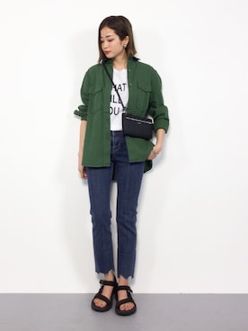 「teva」｜「アイテム（ミリタリージャケット）」を使った、mihiroさん（レディース・156cm）の春コーディネート