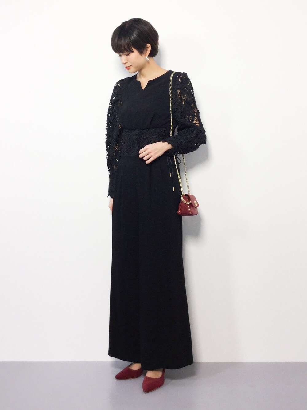 新品✨　リリーブラウン　フラワー刺繍　レース　ロンパース　オールインワン 値下げ！リリーブラウン♡レース切替オールインワン ロンパース 【公式