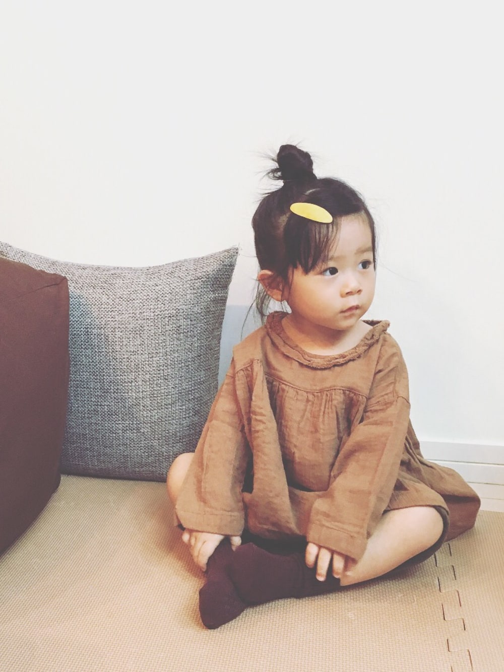 「kids、おんなのこ、2歳、秋のコーデ、ブラウン、おだんごヘアー、短パン、韓国子供服」｜「koriaのアイテム（シャツ/ブラウス、ブラウン系）」を使った、emma*◡̈**さん（キッズ・80cm）の秋コーディネートの1枚目の写真