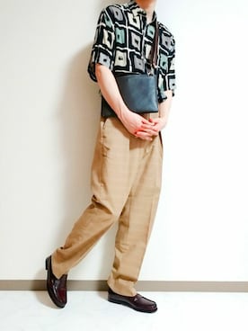 「柄×柄」｜「アイテム（スラックス）」を使った、kolaiさん（メンズ・171cm）の夏コーディネート