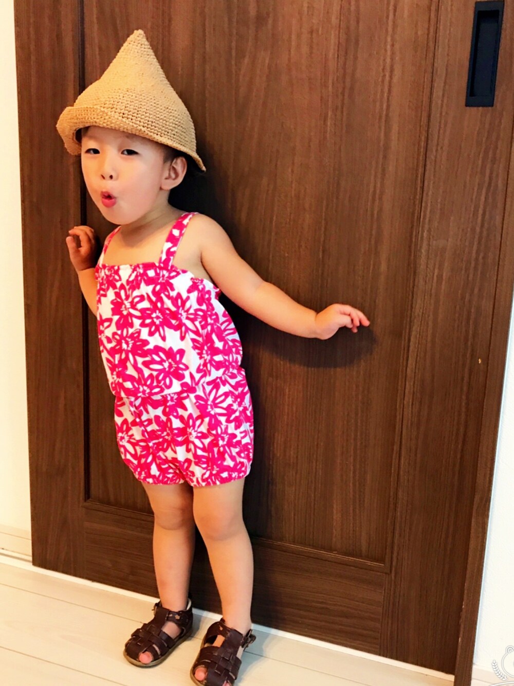 「おんなのこ、キッズファッション、オールインワン、夏コーデ、2歳」｜「GAPのアイテム（つなぎ/オールインワン、ピンク系）」を使った、mi-chan31さん（キッズ・80cm）の夏コーディネートの1枚目の写真