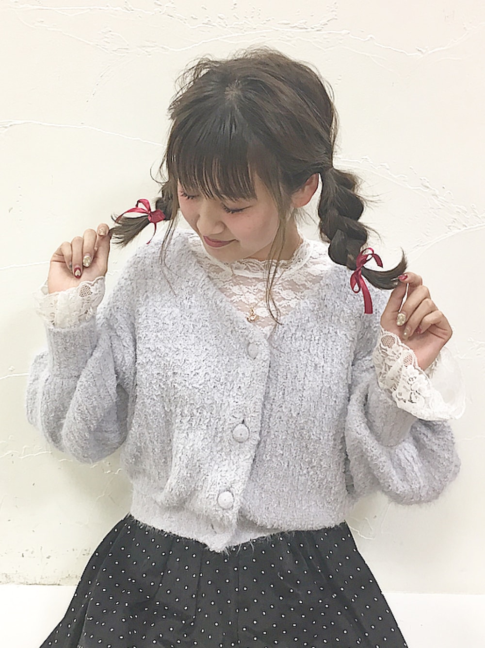 うさぎ女子ニットカーディガンを使った人気ファッションコーディネート