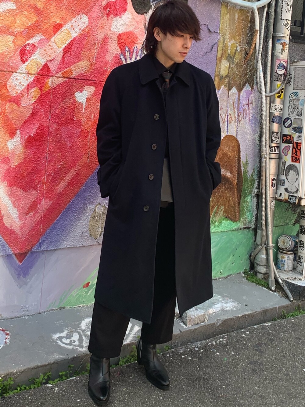 「シンプル、オールブラック、キレイめ、シンプルコーデ、デート、ootd、モード、おしゃれさんと繋がりたい、春」｜「UNIQLOのワイドフィットシャツ（長袖）（シャツ/ブラウス、ブラック系）」を使った、SiN.さん（メンズ・170cm）の春コーディネートの1枚目の写真