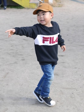 「FILA（フィラ）のアイテム（スウェット）」を使った、Atsuさん（キッズ・100cm）の秋コーディネート
