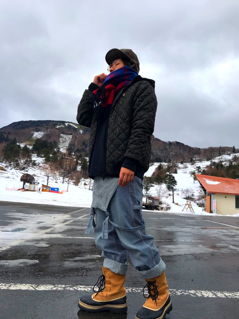 「鼻油、山田牧場、冬コーデ、ソレル、パタゴニア、休日スタイル」｜「ELEMENTのアイテム（ジャケット/アウター、ブラック系）」を使った、310U2106さん（メンズ・174cm）の冬コーディネートの1枚目の写真