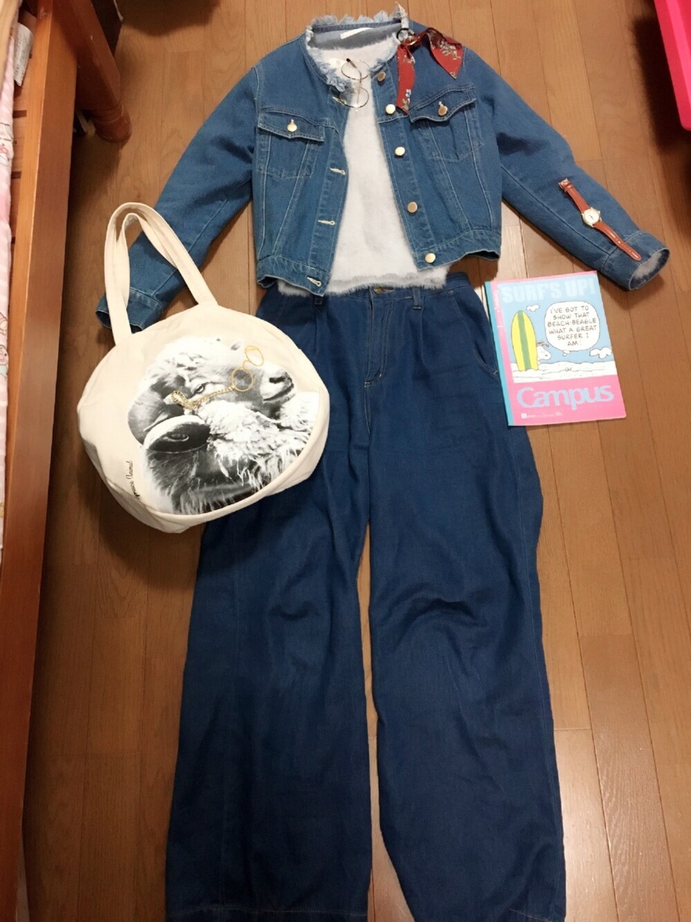 「ワイドパンツ、デニムオンデニム、めがね、ふわふわ、シンプル、もこもこ、スヌーピー」｜「Heatherのデニムワイドパンツ  729170（デニムパンツ、ブルー系）」を使った、shio...さん（レディース・157cm）の冬コーディネートの1枚目の写真