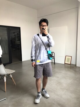 「アイテム（ポーチ、グリーン系）」を使った、馬家梁梁梁さん（メンズ・168cm）の秋コーディネート