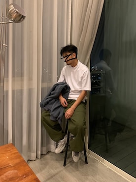 「アイテム（ポーチ、グリーン系）」を使った、馬家梁梁梁さん（メンズ・168cm）の秋コーディネート