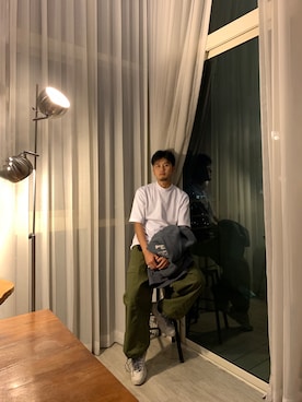 「アイテム（ポーチ、グリーン系）」を使った、馬家梁梁梁さん（メンズ・168cm）の秋コーディネート