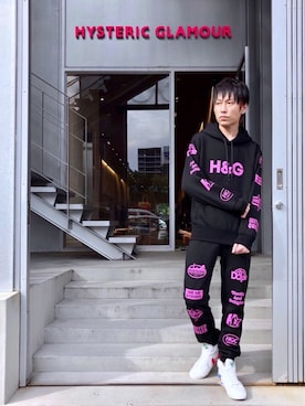 「黒×ピンク」｜「アイテム（スニーカー）」を使った、RYUさん（メンズ・172cm）の秋コーディネート