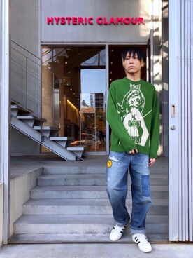 ニット/セーターを使った「ギターガール」のメンズ人気ファッション  