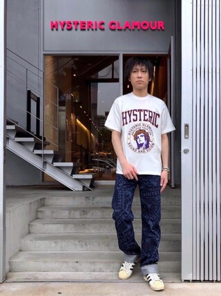 RYU使用「HYSTERIC GLAMOUR（HG ACADEMY Tシャツ）」的時尚穿搭