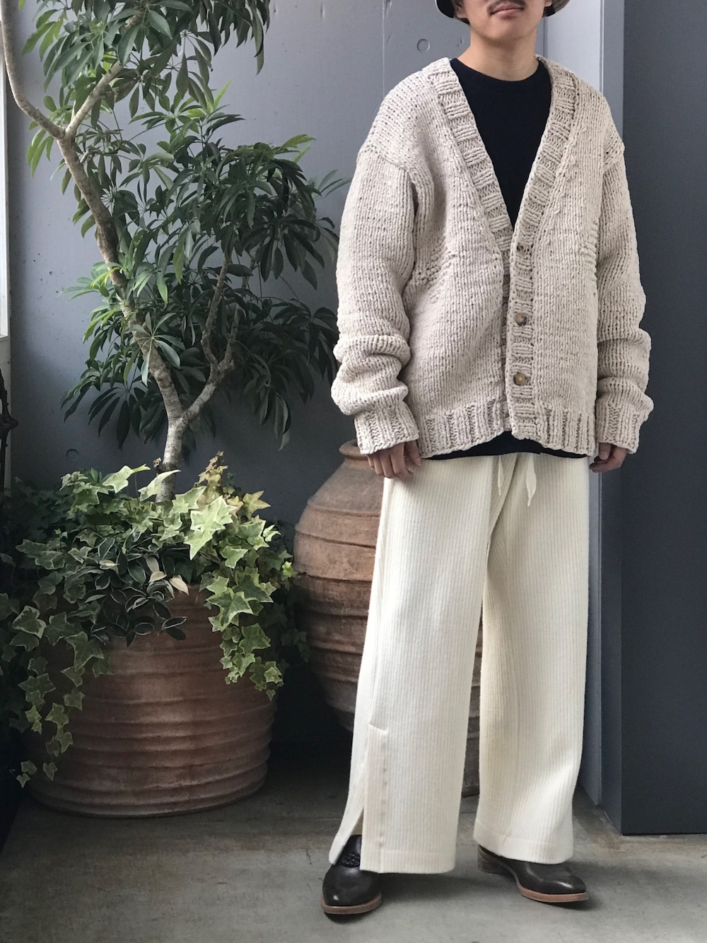 「bukht、POLYPLOID、ROBES&CONFECTIONS、Marie Ohira」｜「bukhtのアイテム（Tシャツ/カットソー、ブルー系）」を使った、JION SUDO(GARDEN名古屋)さん（メンズ・173cm）の秋コーディネートの1枚目の写真