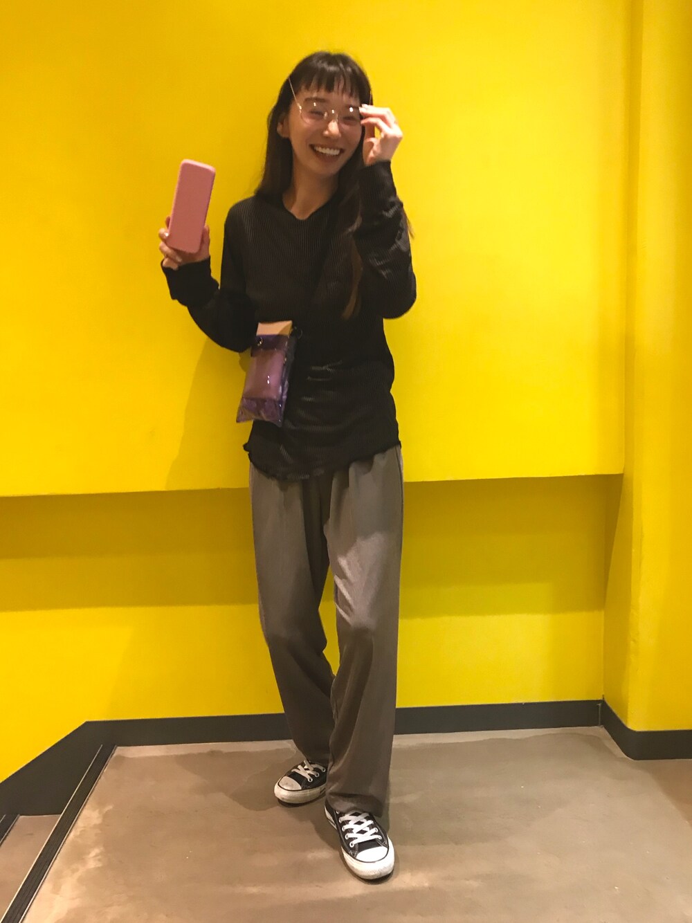 「ゆるコーデ、カジュアル、パジャマ、プチプラコーデ、古着MIX、古着、ジャージ、コンバース、めがね、ラフ」｜「CONVERSEのconverse コンバース ALL STAR HI オールスター ハイ 3206 BLACK(US)（スニーカー、ブラック系）」を使った、ゆさん（レディース・168cm）の夏コーディネートの1枚目の写真