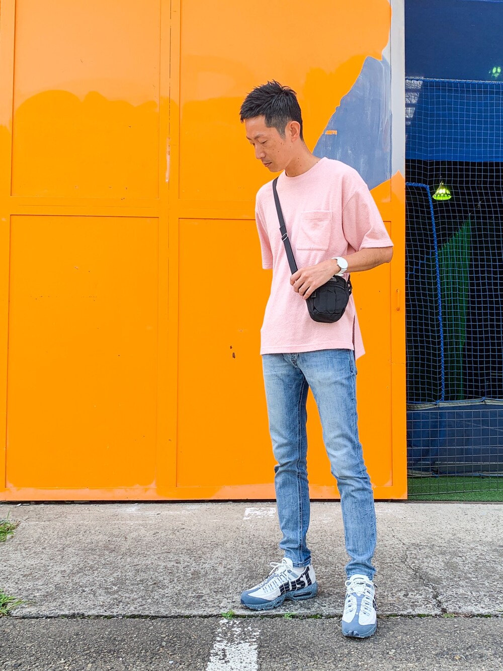 「夏、スニーカーコーデ、NIKE、SKAGEN、Diesel、デニム、Gregory、niko and ...、ピンク」｜「SKAGENのAAREN KULOR　SKW6520（アナログ腕時計、ホワイト系）」を使った、ほねさん（メンズ・176cm）の夏コーディネートの1枚目の写真