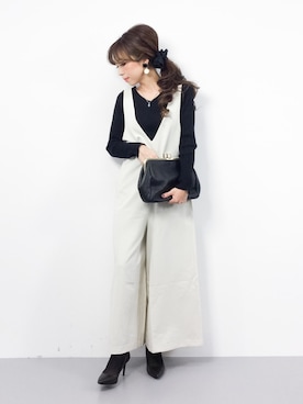 「アイテム（つなぎ/オールインワン、ベージュ系）」を使った、..HK..さん（レディース・159cm）の冬コーディネート
