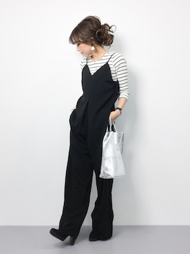 「Vネック」｜「アイテム（つなぎ/オールインワン）」を使った、..HK..さん（レディース・159cm）の冬コーディネート
