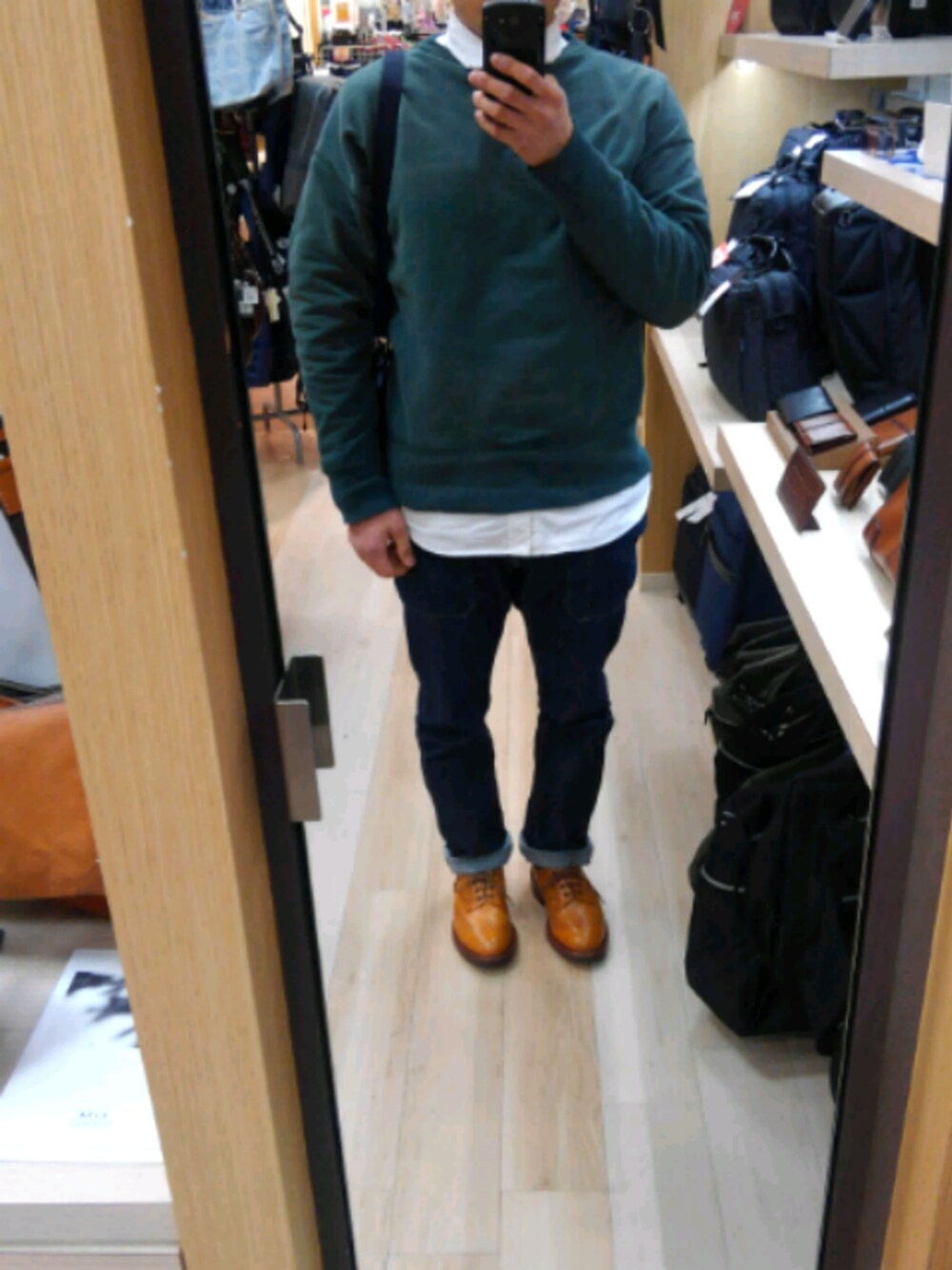「Tricker'sのアイテム（ドレスシューズ、ブラウン系）」を使った、脳みそ筋肉さん（メンズ・170cm）の冬コーディネートの1枚目の写真