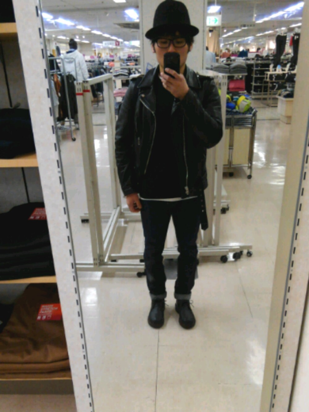 「Nigel Cabournのアイテム（ブーツ、ブラック系）」を使った、脳みそ筋肉さん（メンズ・170cm）の冬コーディネートの1枚目の写真