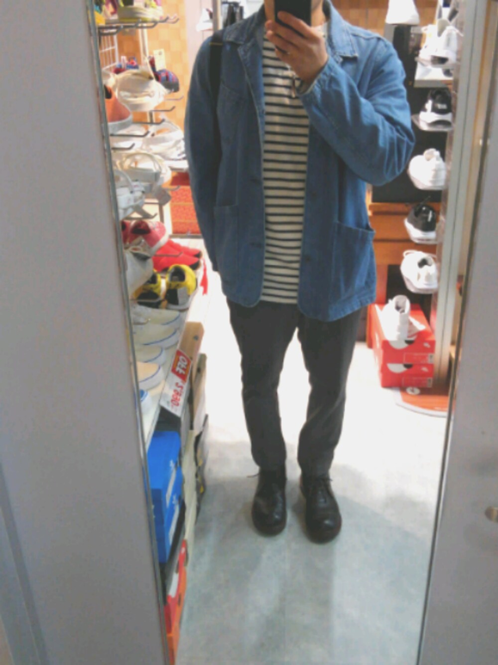「カバーオール」｜「BLUE WORKのアイテム（スラックス、グレー系）」を使った、脳みそ筋肉さん（メンズ・170cm）の春コーディネートの1枚目の写真