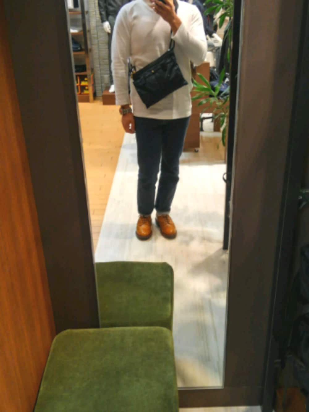 「Tricker'sのアイテム（ドレスシューズ、ベージュ系）」を使った、脳みそ筋肉さん（メンズ・170cm）の秋コーディネートの1枚目の写真