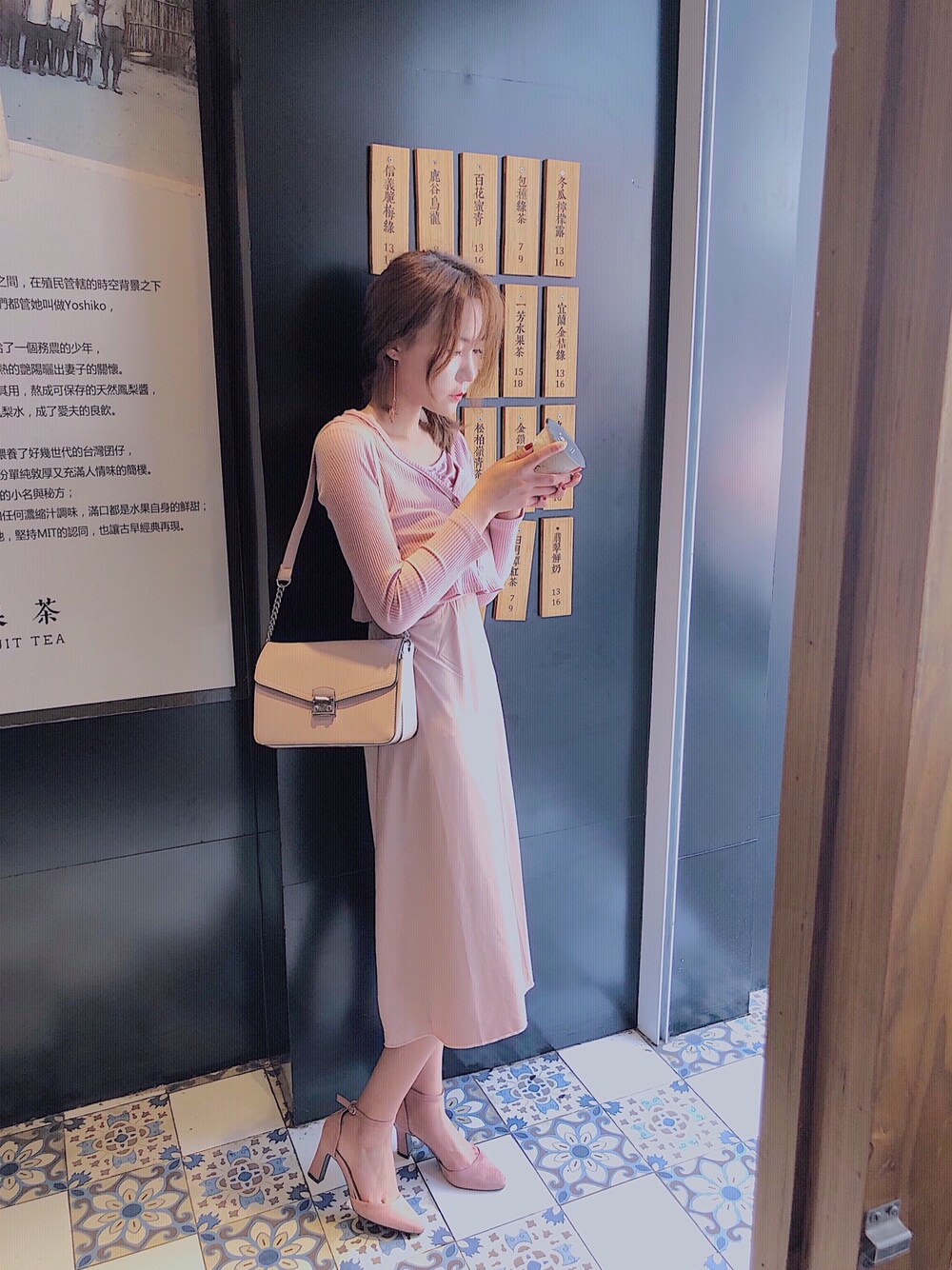 「stradivariusのアイテム（バッグ、ピンク系）」を使った、Coco-Guuさん（レディース・163cm）の春コーディネートの1枚目の写真