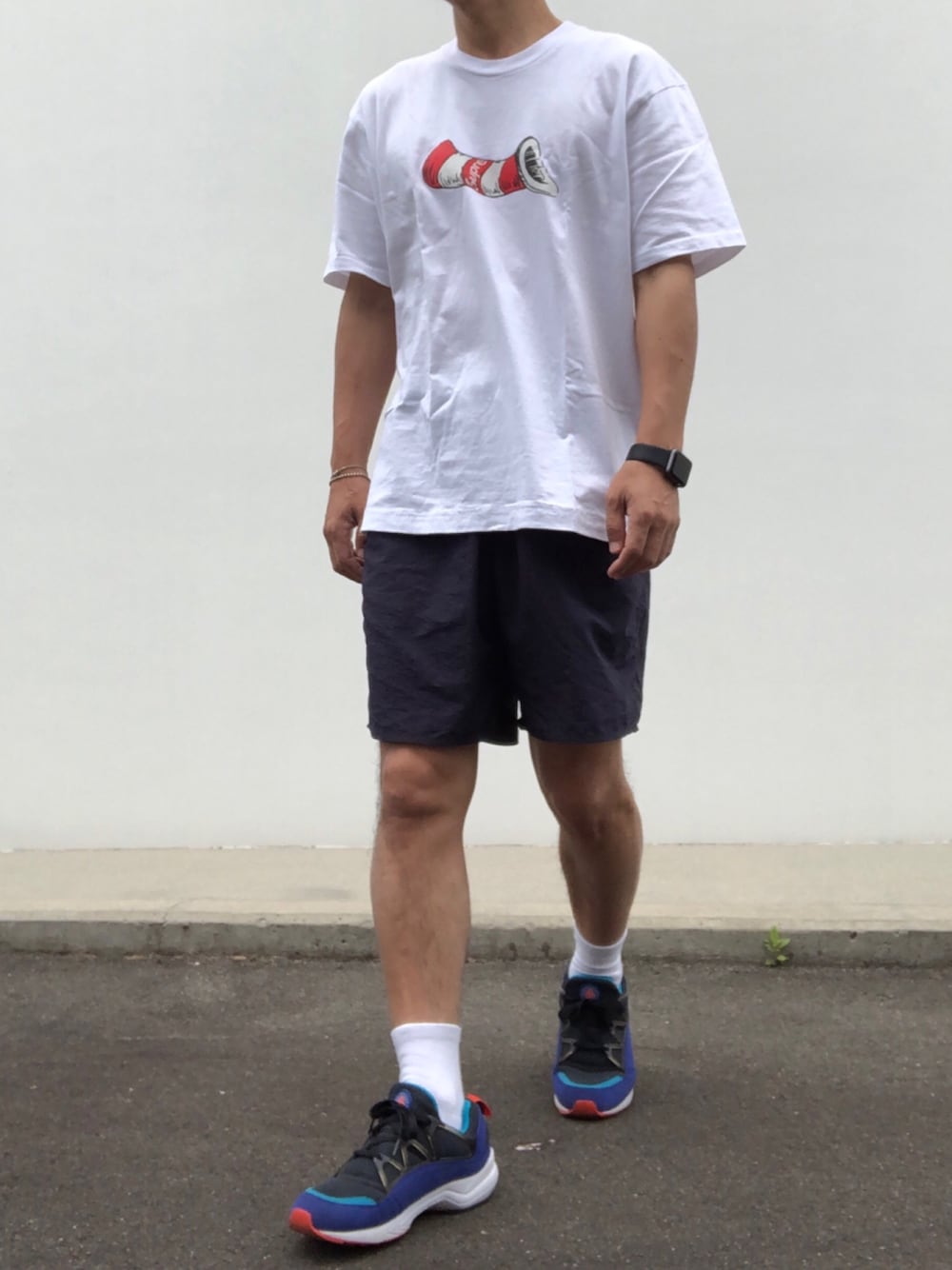「スポーツミックス、水着、水着コーデ、supreme、FILA、ハラチ、Nike air huarache、swimwear、ホワイトＴシャツ、夏コーデ」｜「Supreme のアイテム（Tシャツ/カットソー、ホワイト系）」を使った、hellocoordinateさん（メンズ・170cm）の夏コーディネートの1枚目の写真