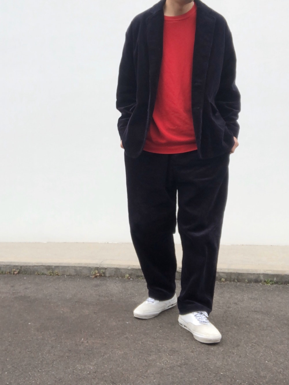 「セットアップ、SET UP、FREAK’Ｓ STORE、theSakaki、the sakaki、コーデュロイセットアップ、コーデュロイパンツ、コーデュロイジャケット、NHOLLYWOOD、オーバーサイズ」｜「the Sakakiのアイテム（ニット/セーター、レッド系）」を使った、hellocoordinateさん（メンズ・170cm）の冬コーディネートの1枚目の写真