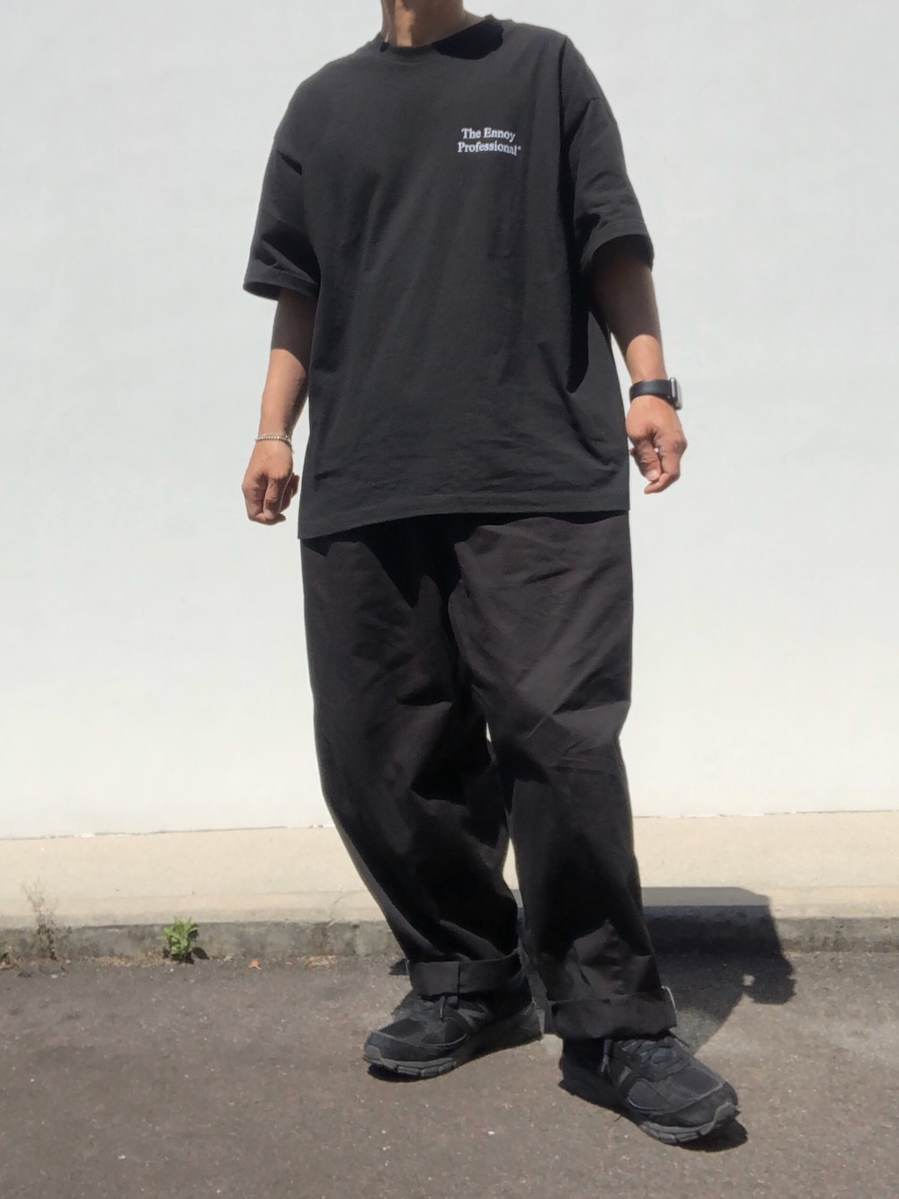 「IS-NESS、isness、エンノイ、ennoy、スタイリスト私物、ニューバランス、New Balance、ニューバランス990、NEW BALANCE 990、M990BB4」｜「ennoyのアイテム（Tシャツ/カットソー、ブラック系）」を使った、hellocoordinateさん（メンズ・170cm）の春コーディネートの1枚目の写真