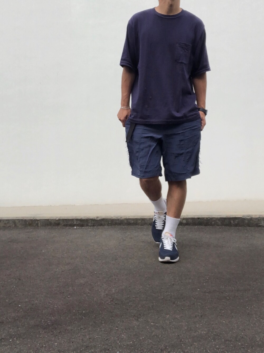 「COMOLI、コモリ、tim.、ティム、fragmentdesign、オールネイビー、ネイビー、ネイビーコーデ、ワントーンコーデ、ポケットＴシャツ」｜「COMOLIのアイテム（Tシャツ/カットソー、ブルー系）」を使った、hellocoordinateさん（メンズ・170cm）の秋コーディネートの1枚目の写真