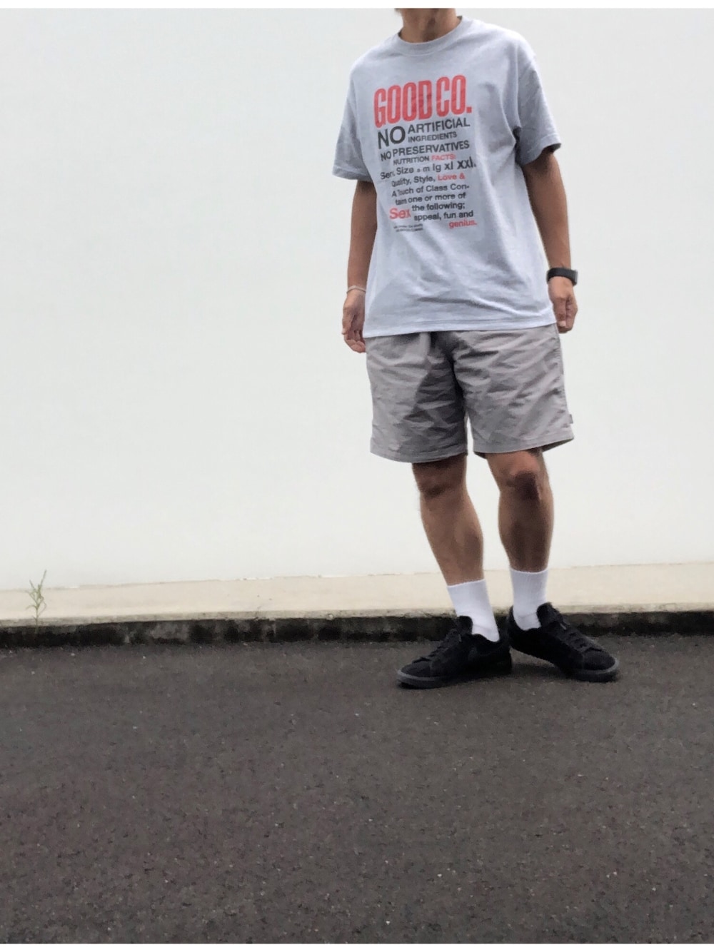 「the good company、VANS、Nike blazer、nike sb 、ハーフパンツ、ショートパンツ、短パン、ワントーンコーデ、グレーコーデ、オールグレー」｜「The Good Companyのアイテム（Tシャツ/カットソー、グレー系）」を使った、hellocoordinateさん（メンズ・170cm）の秋コーディネートの1枚目の写真