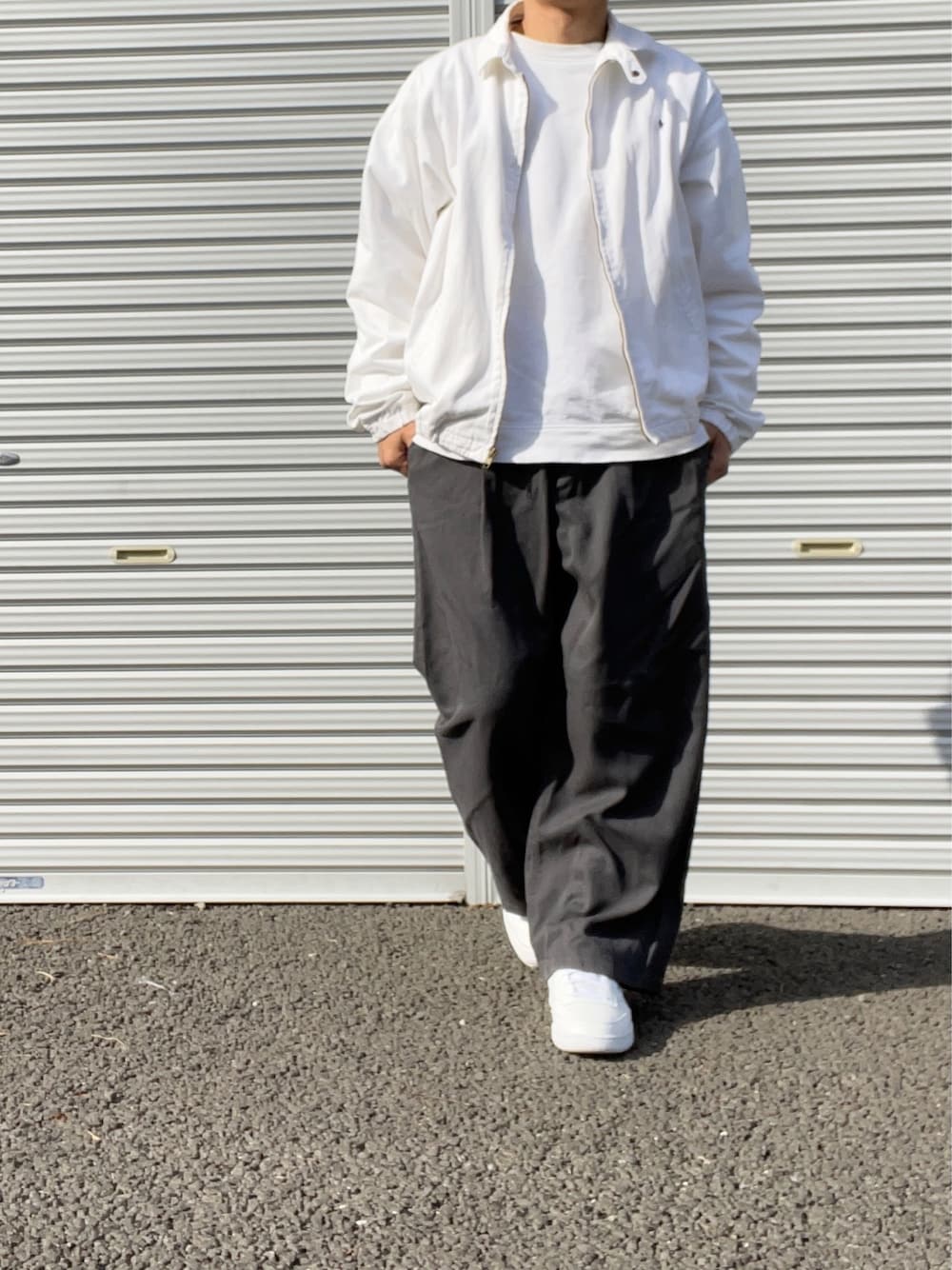 「ラルフローレン、ポロラルフローレン、Ralph Lauren、Polo Ralph Lauren、スウィングトップ、スイングトップ、COMOLI、Reebok club c85、ワイドパンツ、FREAK’Ｓ STORE」｜「COMOLIのアイテム（スウェット、ホワイト系）」を使った、hellocoordinateさん（メンズ・170cm）の冬コーディネートの1枚目の写真