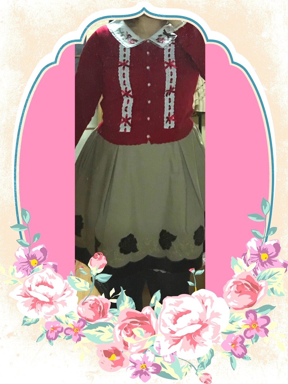 「axes femme、アクシーズファム、アクシーズ、Ank Rouge、アンクルージュ、カーディガン、スカート、薔薇、刺繍、ベロア」｜「axes femme POETIQUEの薔薇刺繍入りブラウス風プルオーバー（Tシャツ/カットソー、ホワイト系）」を使った、teroさん（レディース・153cm）の冬コーディネートの1枚目の写真