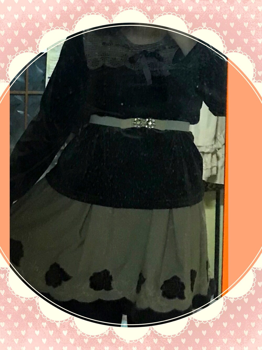 「axes femme、axes femme POETIQUE、アクシーズ、アクシーズファム、ポエティック、ブラウン、ベージュ、スカート、セーラー、チェック」｜「axes femme POETIQUEのセーラー襟チェック柄プルオーバー（Tシャツ/カットソー、ブラウン系）」を使った、teroさん（レディース・153cm）の冬コーディネートの1枚目の写真