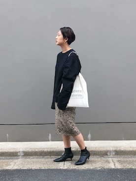 「アイテム（Tシャツ/カットソー、ブラック系）」を使った、SAAYA KOUZAWAさん（レディース・165cm）の秋コーディネート